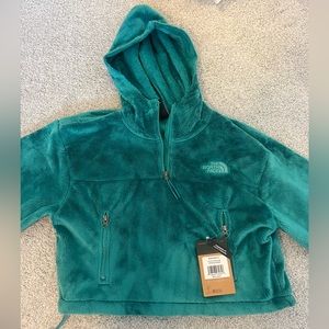 The North Face Women’s Osito 1/4 zip hoodie